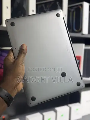 Laptop Apple MacBook Pro 2018 16GB Intel Core i5 SSD 512GB