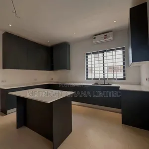 4bdrm House in Metright Properties, Accra Metropolitan for sale