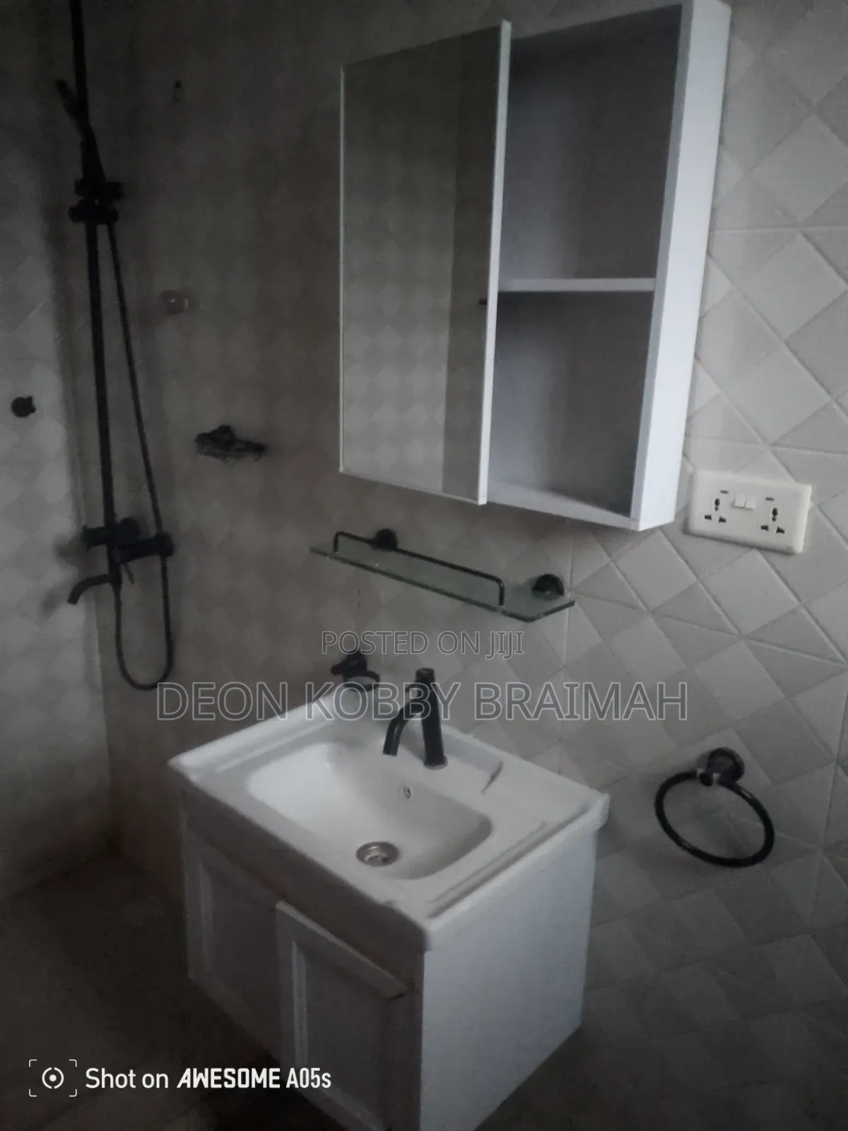 2bdrm Apartment in Right Properties, New Legon for rent
