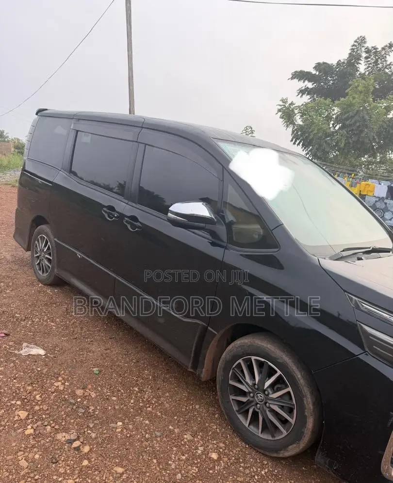 Toyota Voxy 2015 Black