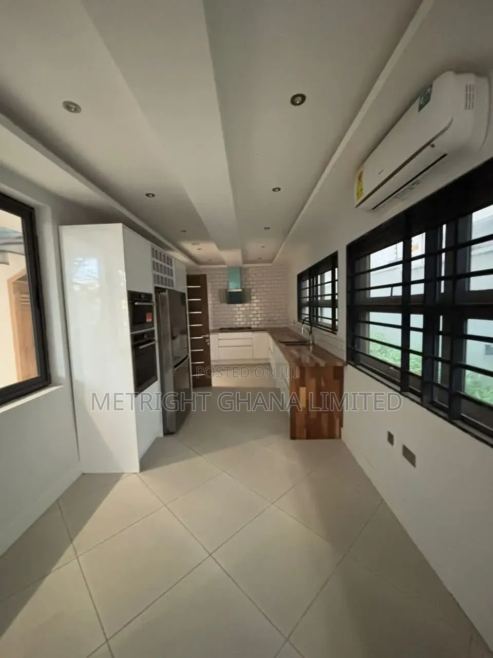 4bdrm House in Metright Properties, Accra Metropolitan for sale