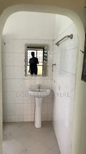 4bdrm House in Atasamanso, Kumasi Metropolitan for rent
