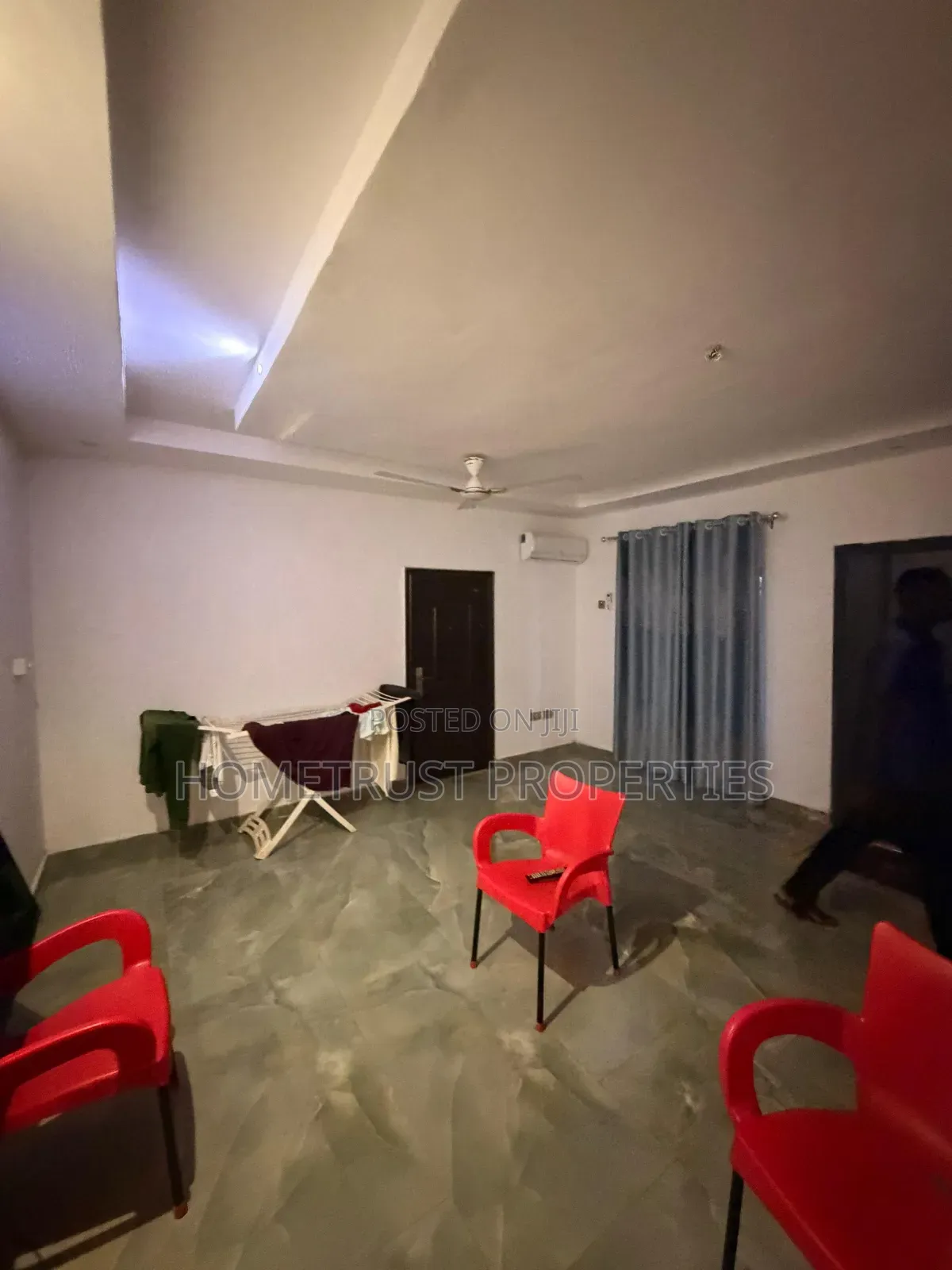 5bdrm House in West Hills for rent