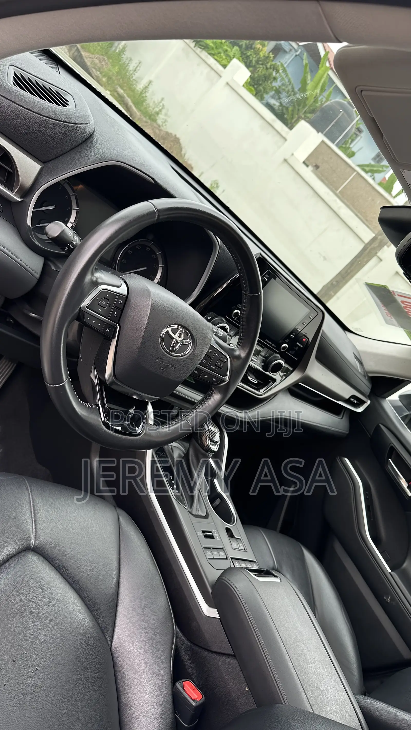 Toyota Highlander XLE 2021 Silver
