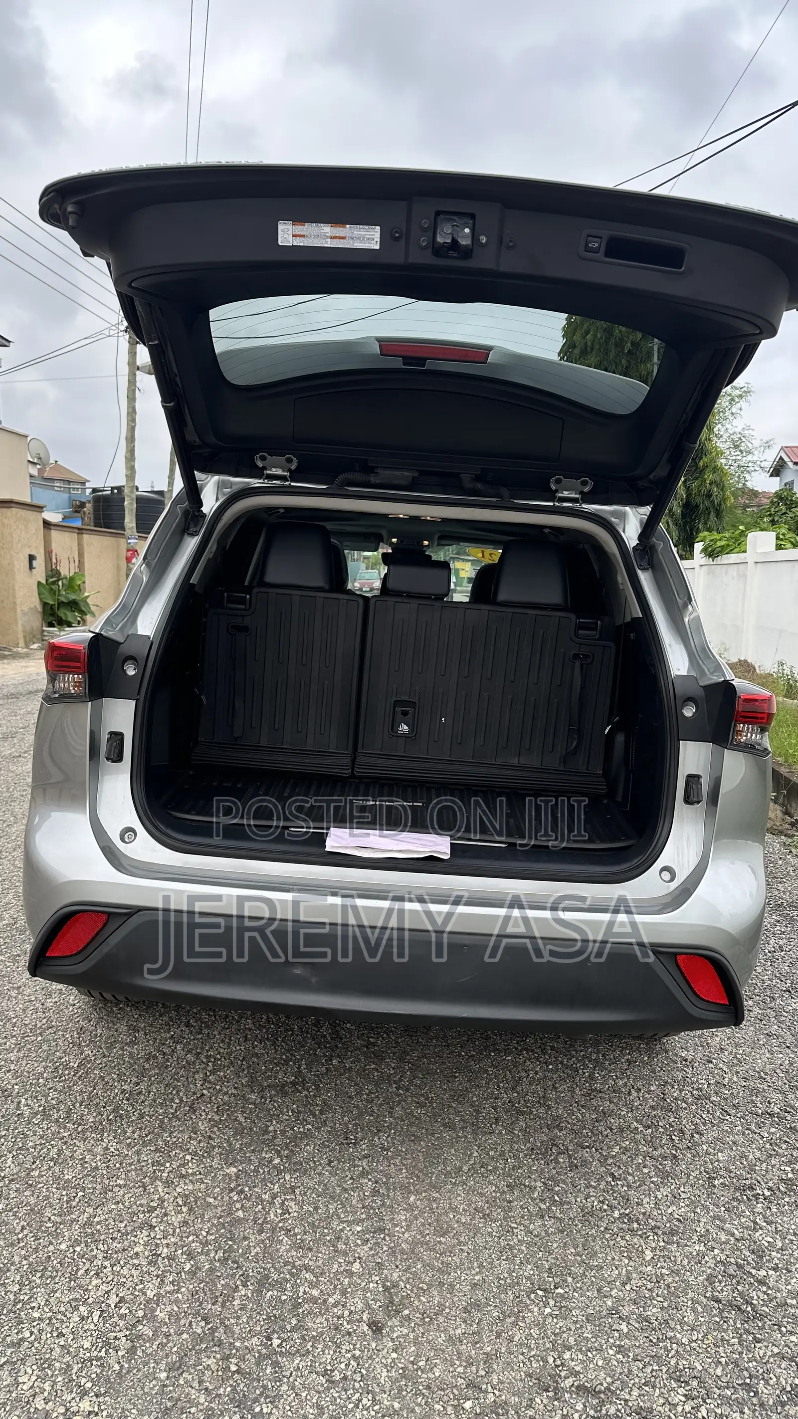 Toyota Highlander XLE 2021 Silver
