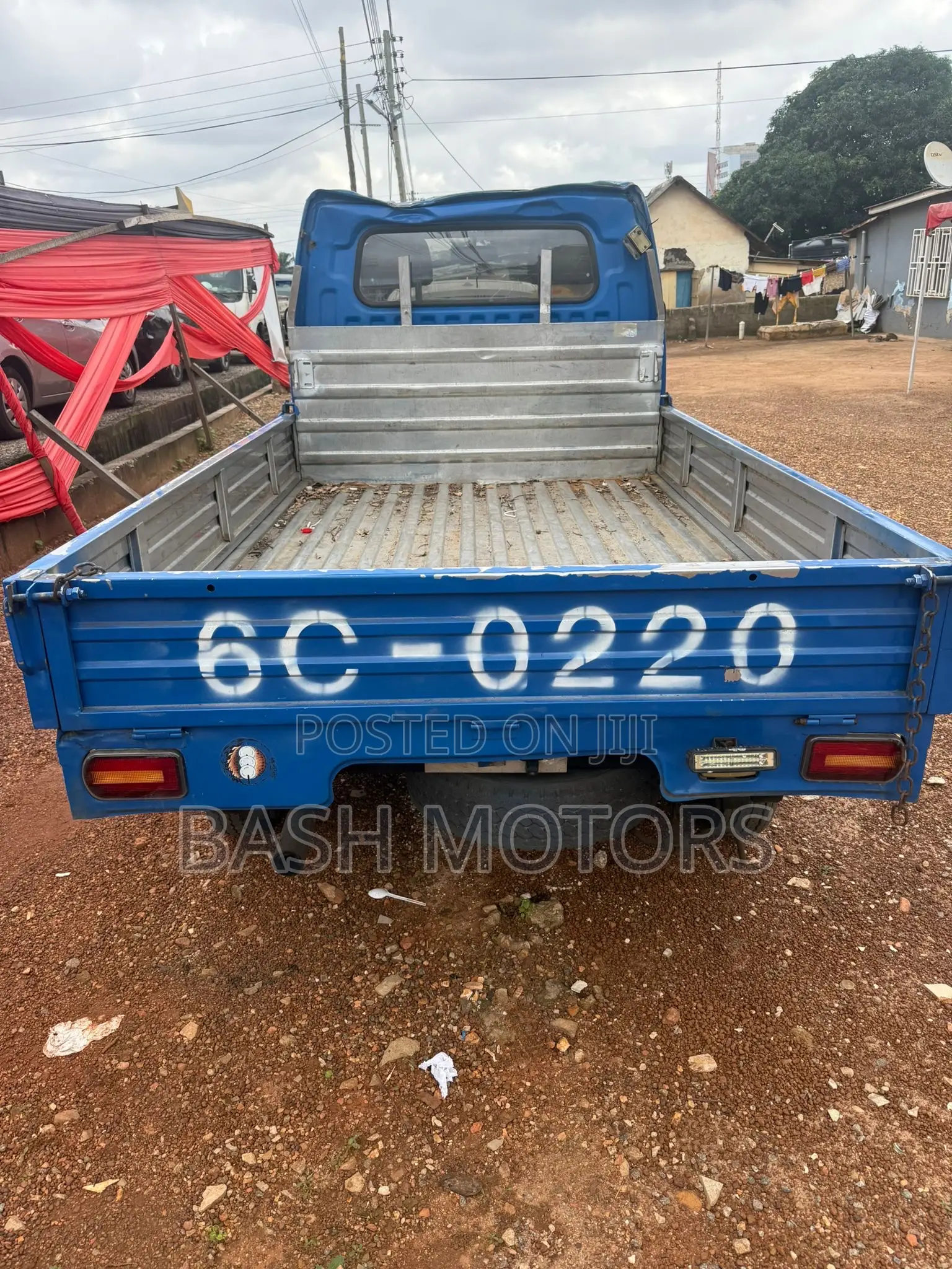 Mitsubishi Mini Truck – Strong Reliable Cargo Pickup