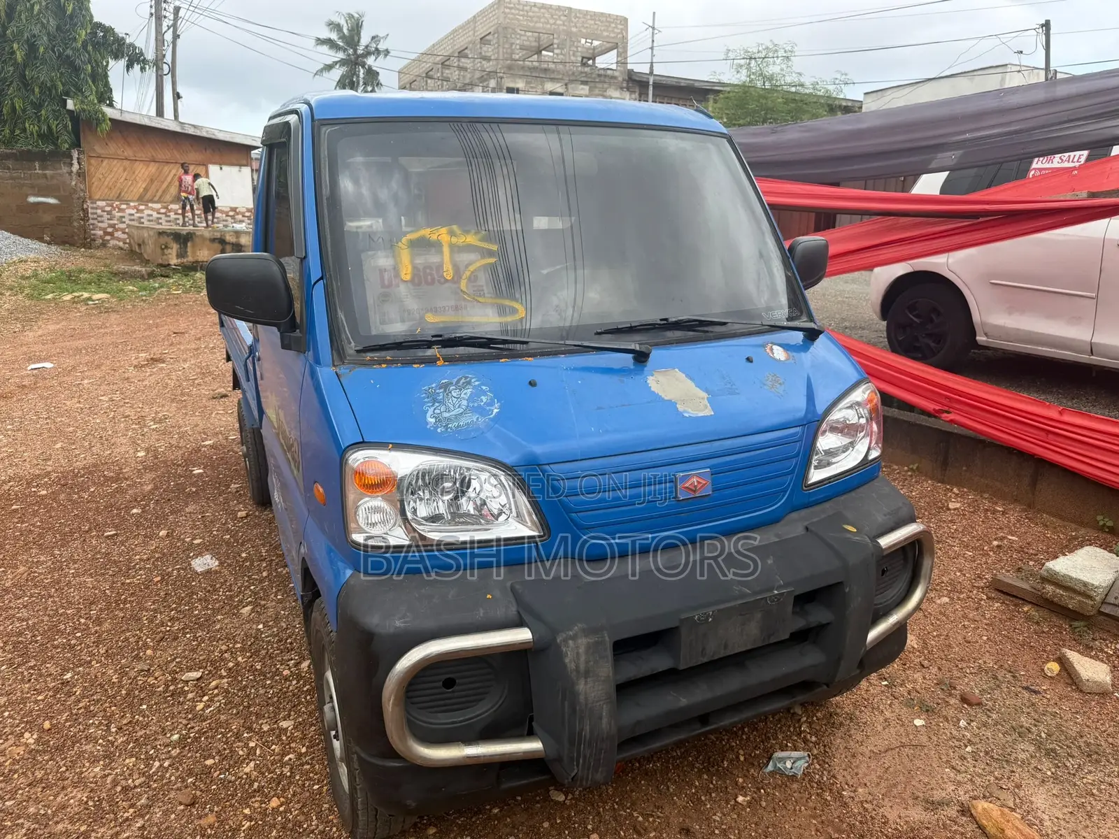 Mitsubishi Mini Truck – Strong Reliable Cargo Pickup