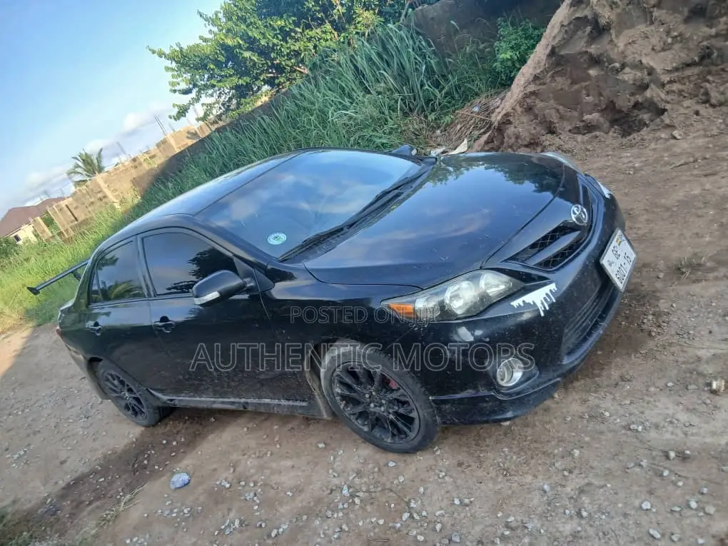 Toyota Corolla 2010 Black