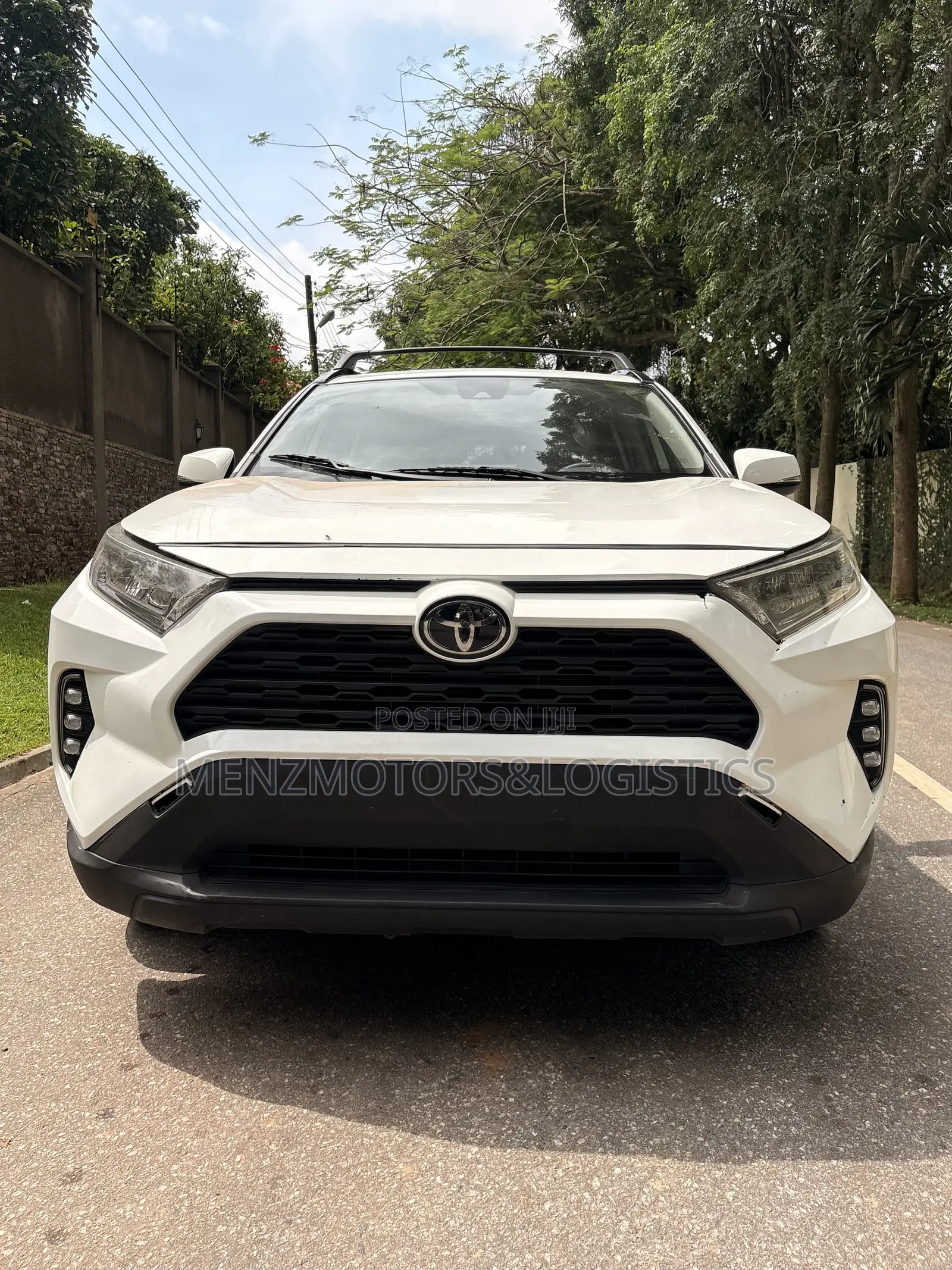Toyota RAV4 XLE Premium FWD 2020 White