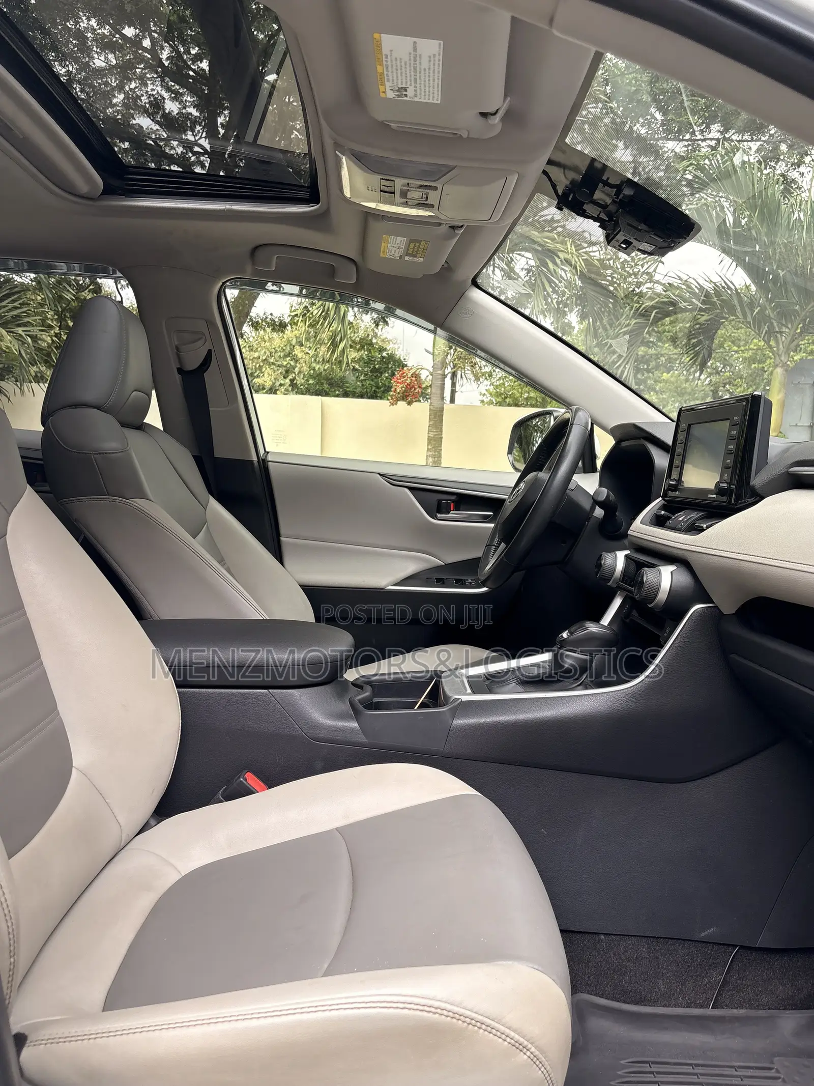 Toyota RAV4 XLE Premium FWD 2020 White