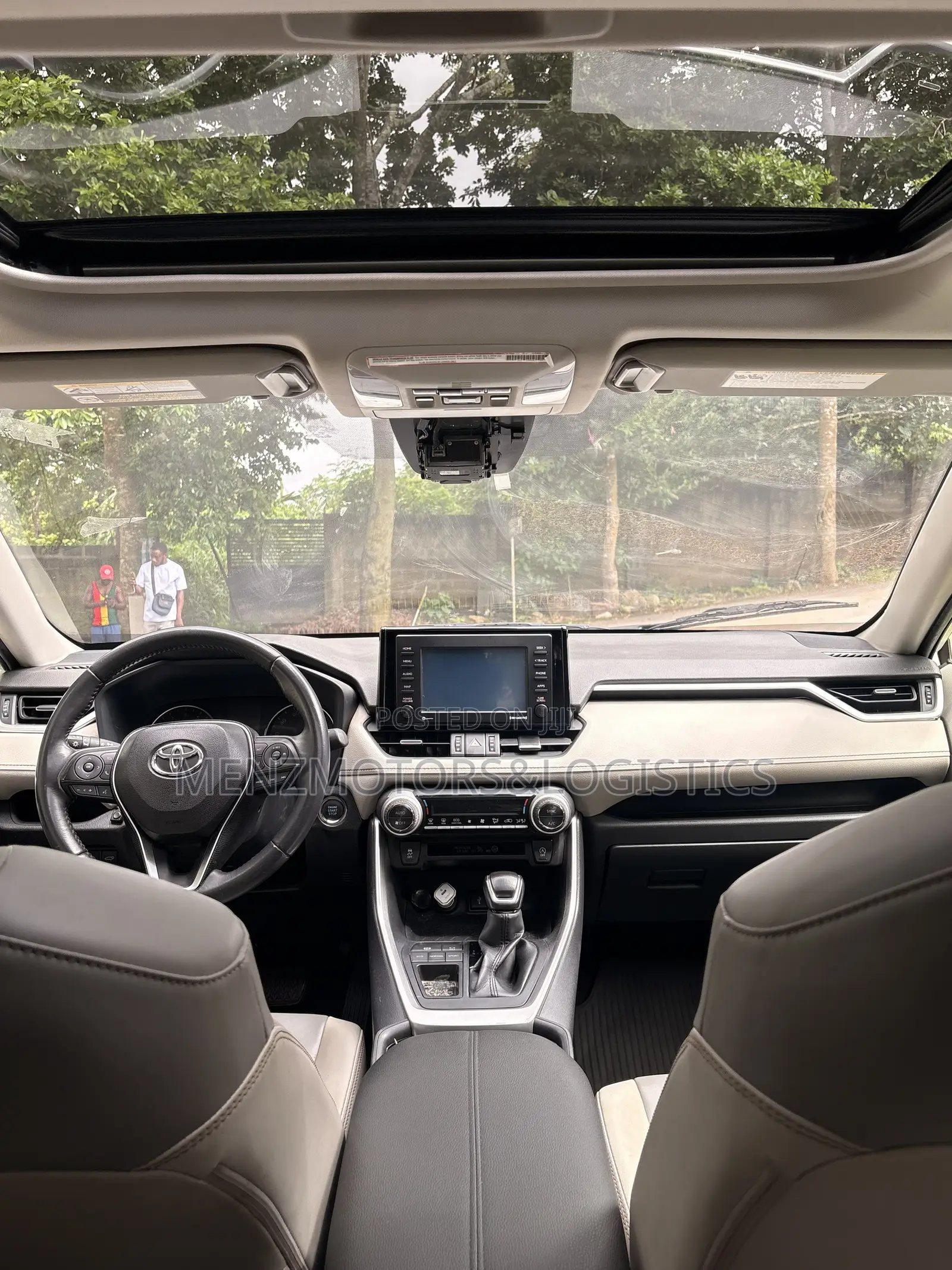 Toyota RAV4 XLE Premium FWD 2020 White