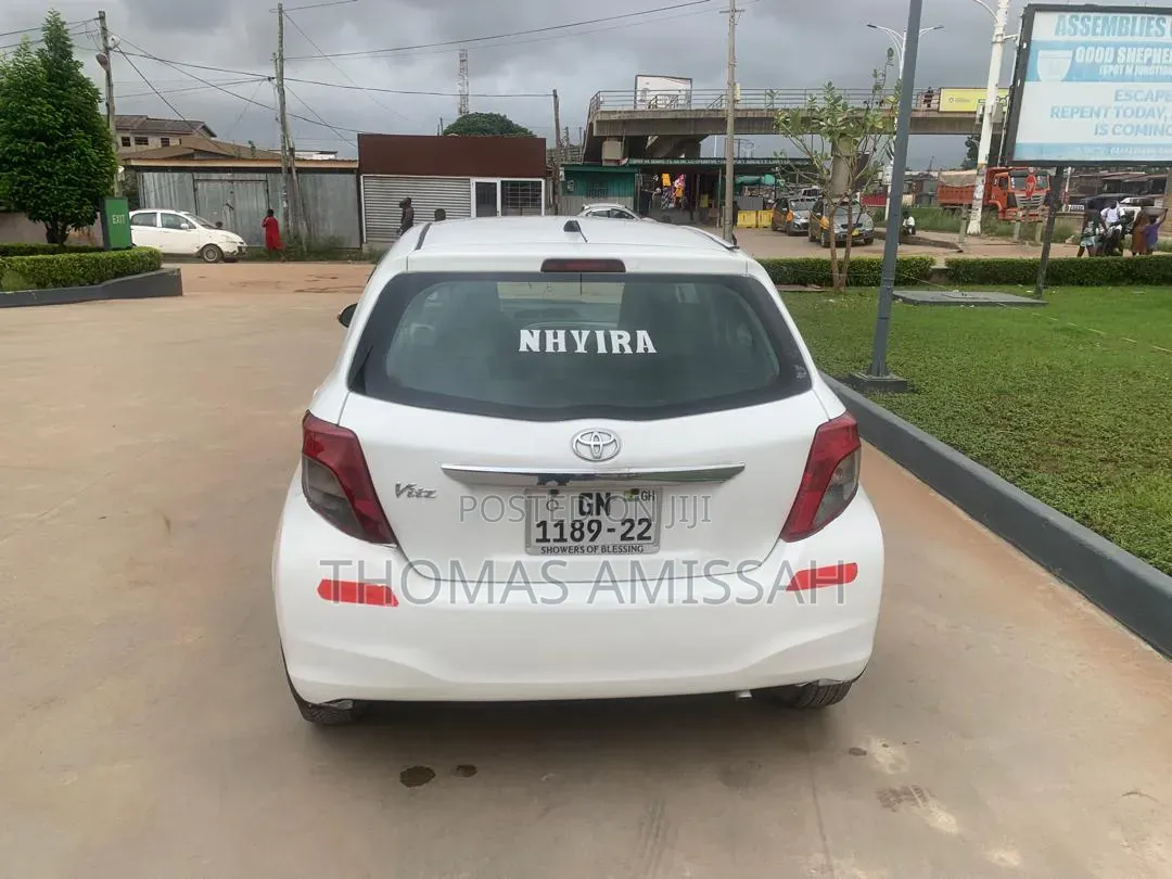Toyota Vitz 2012 White