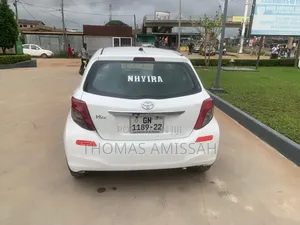 Toyota Vitz 2012 White