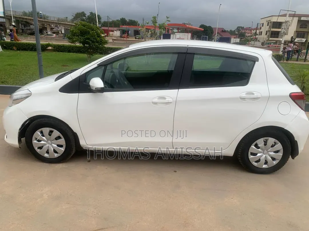 Toyota Vitz 2012 White
