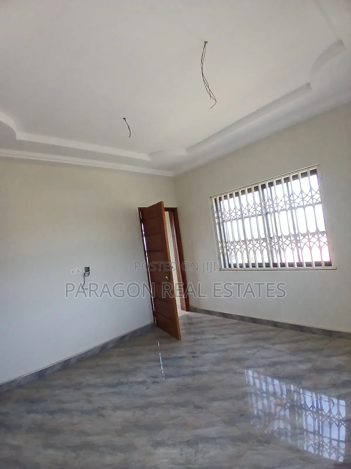 1bdrm Apartment in West Hills Mall Area for rent