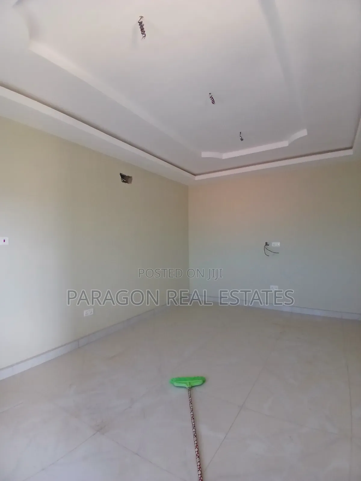 1bdrm Apartment in West Hills Mall Area for rent