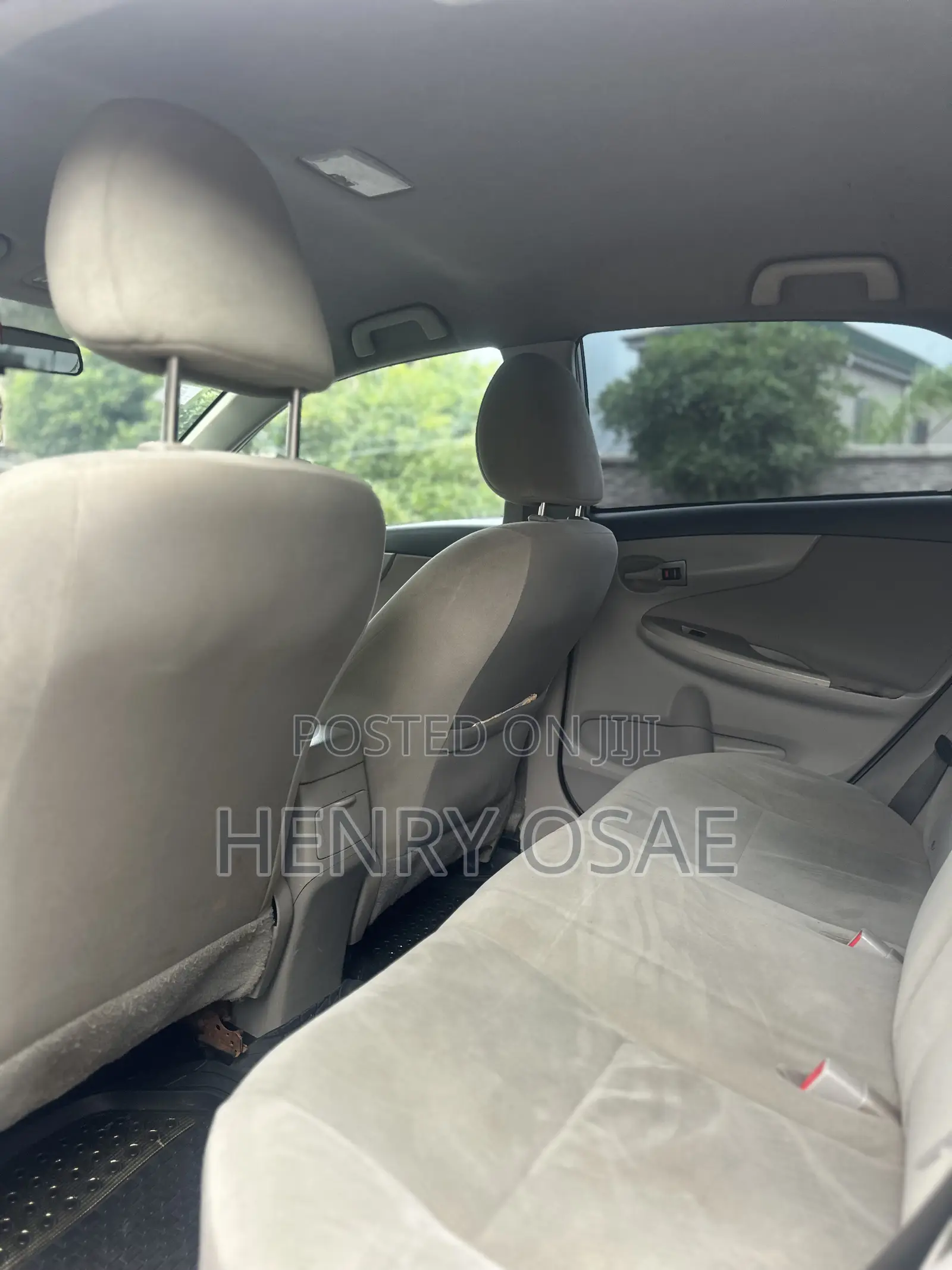 Toyota Corolla Base 4dr Sedan (1.8L 4cyl 5M) 2010 Silver