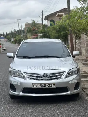 Toyota Corolla Base 4dr Sedan (1.8L 4cyl 5M) 2010 Silver
