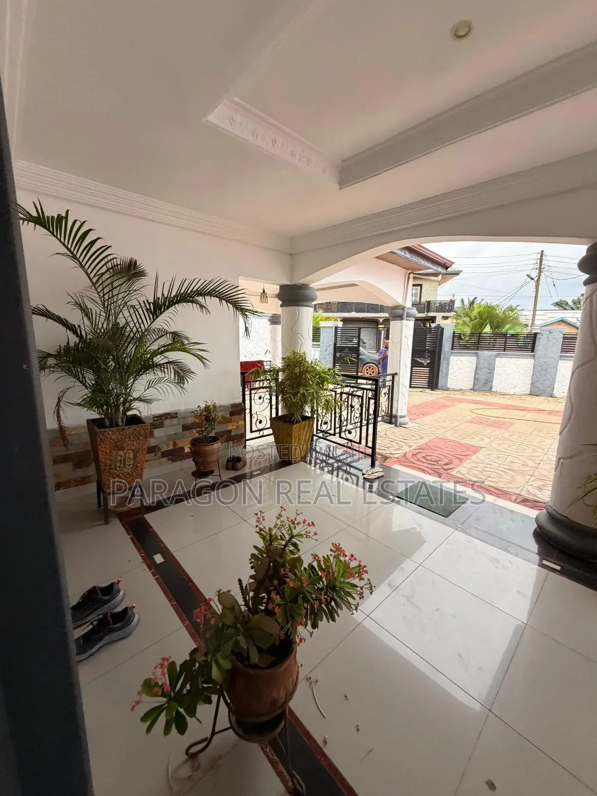 5bdrm House in Paragon, West Hills Mall Area for rent