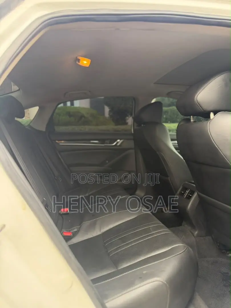 Honda Accord Touring 2.0T 2020 White