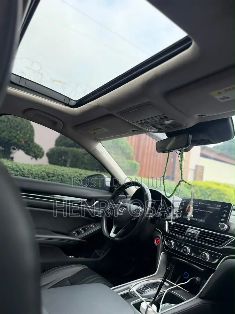 Honda Accord Touring 2.0T 2020 White