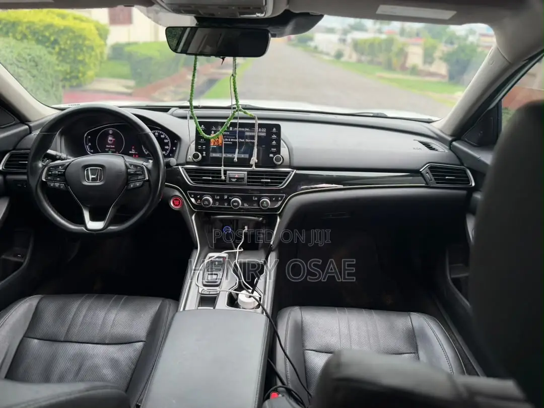 Honda Accord Touring 2.0T 2020 White