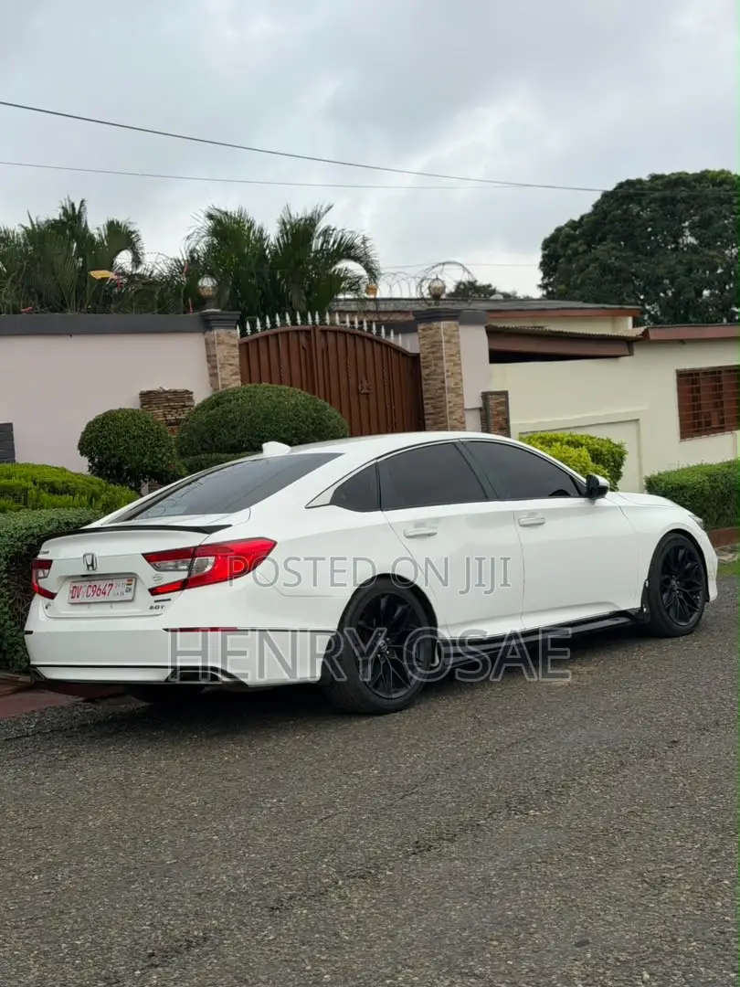 Honda Accord Touring 2.0T 2020 White