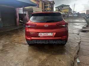 Hyundai Tucson 2017 Red