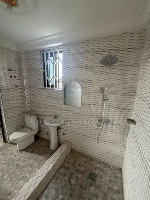 3bdrm Apartment in Broadcasting, West Hills Mall Area for rent