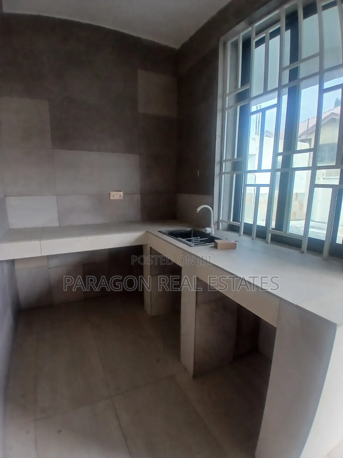 1bdrm Apartment in Redtop, West Hills Mall Area for rent