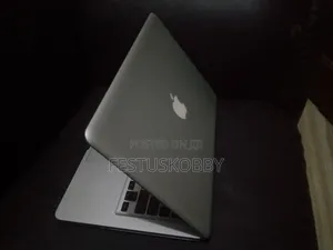 Laptop Apple MacBook 6GB Intel Core i5 HDD 320GB