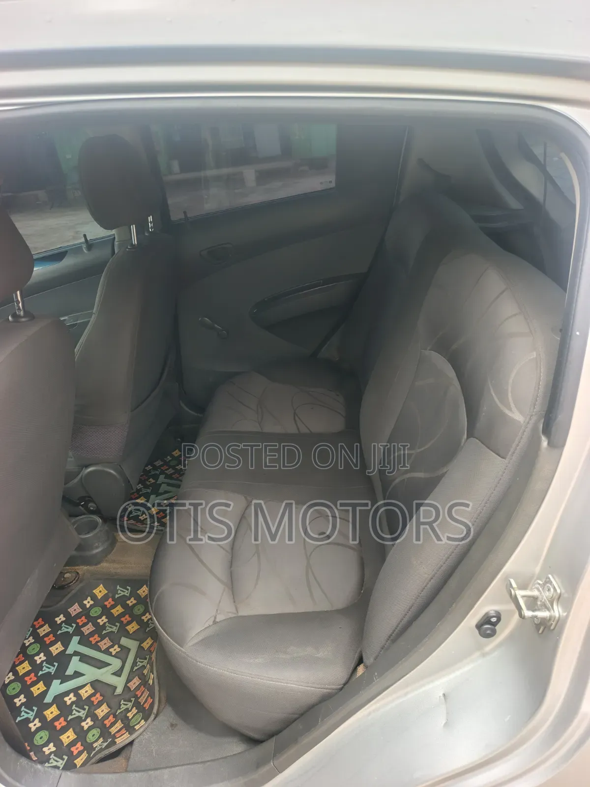 Chevrolet Spark 2012 Silver