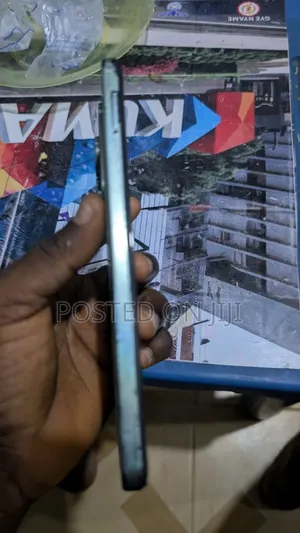Infinix Hot 40 Pro 256 GB Blue