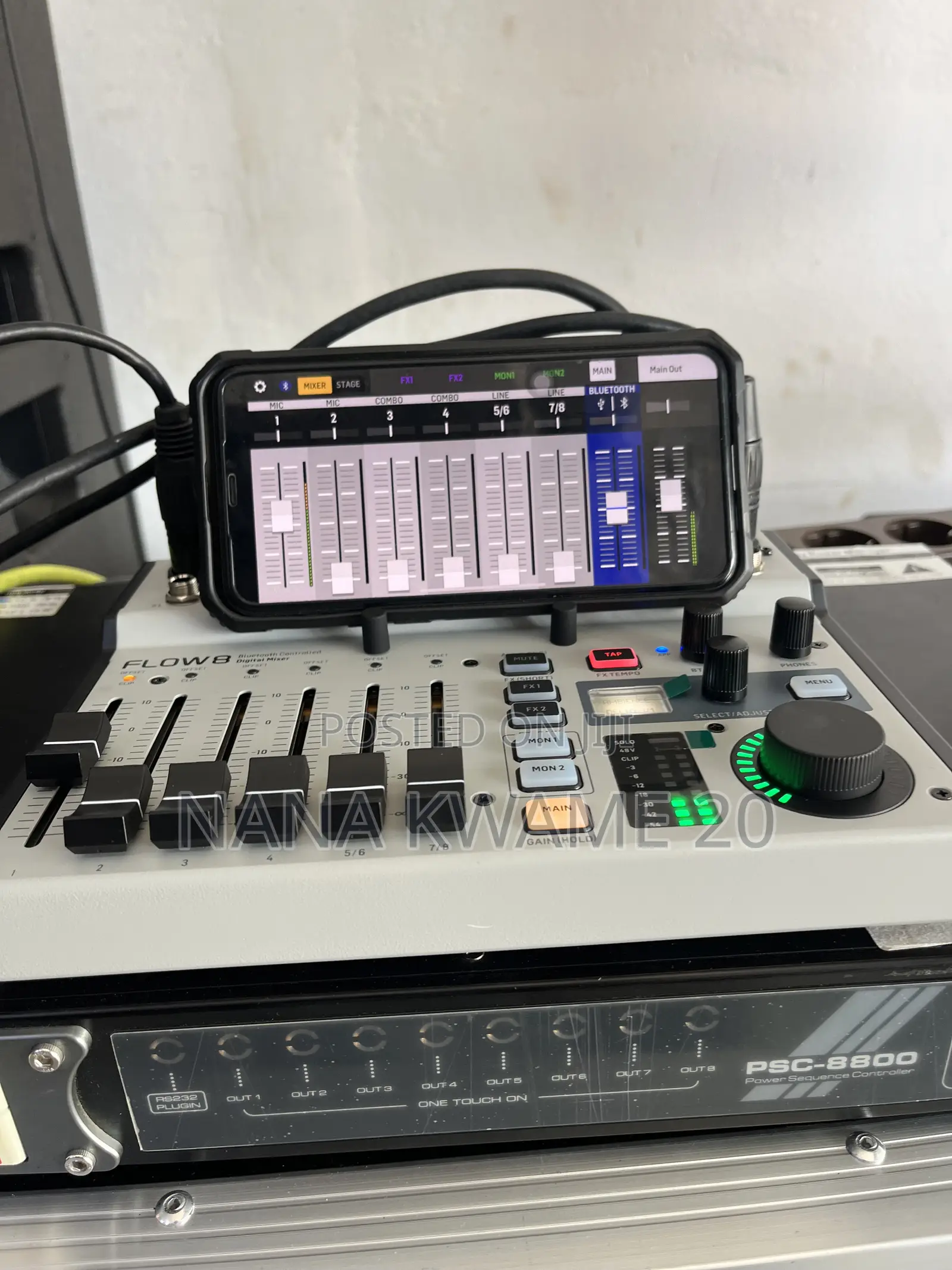 Behringer Flow8