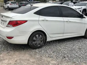 Hyundai Accent GLS 4dr Sedan (1.6L 4cyl 6A) 2014 White