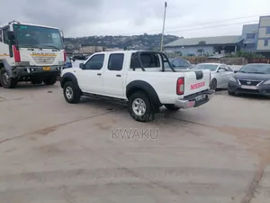 Nissan Hardbody 2010 White