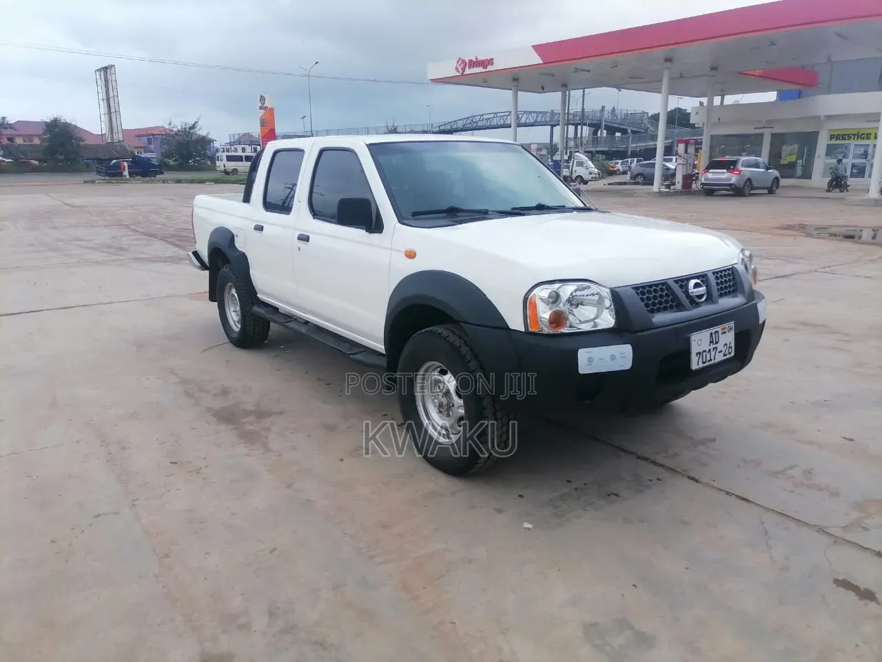 Nissan Hardbody 2010 White