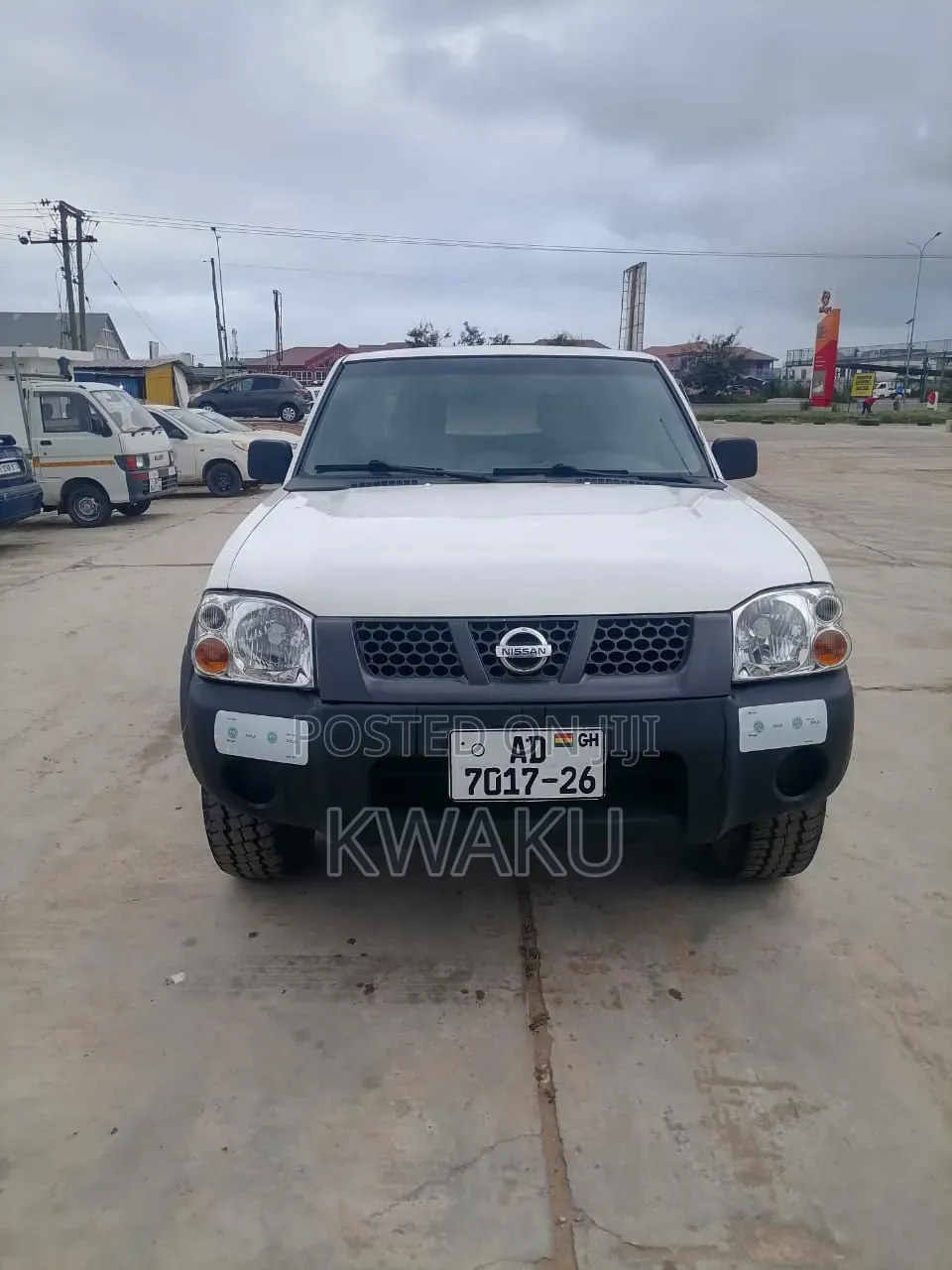 Nissan Hardbody 2010 White
