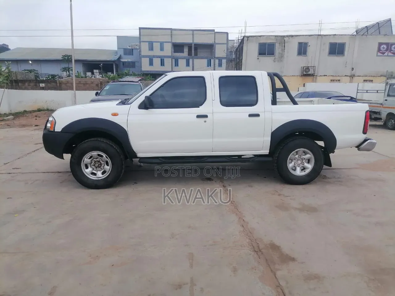 Nissan Hardbody 2010 White