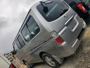 Nissan Caravan (Urvan) 2006 Silver