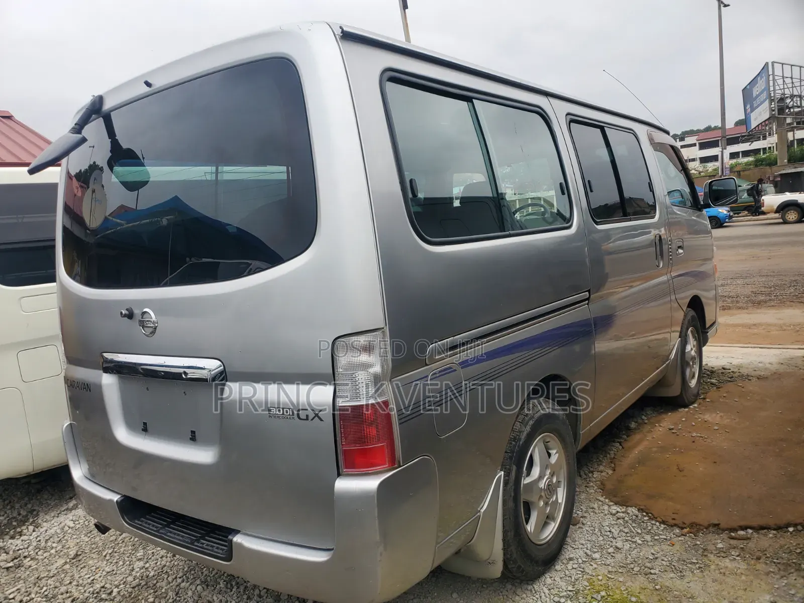Nissan Caravan (Urvan) 2006 Silver