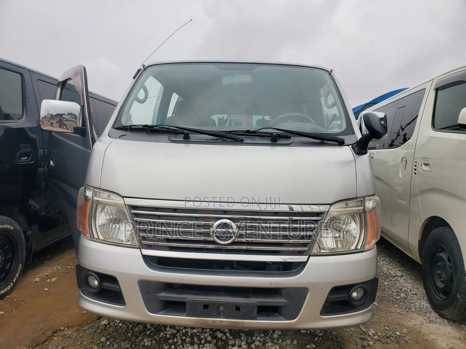 Nissan Caravan (Urvan) 2006 Silver