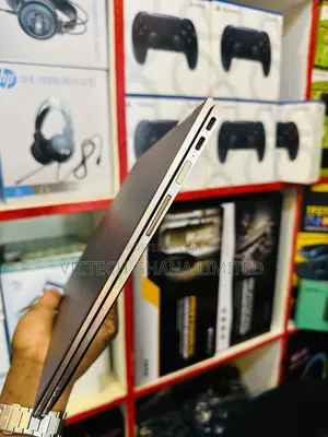 New Laptop HP Spectre X360 13 8GB Intel Core i5 SSD 512GB