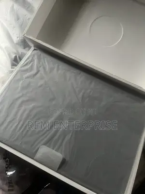 New Laptop Apple MacBook Air 16GB Apple M4 SSD 256GB