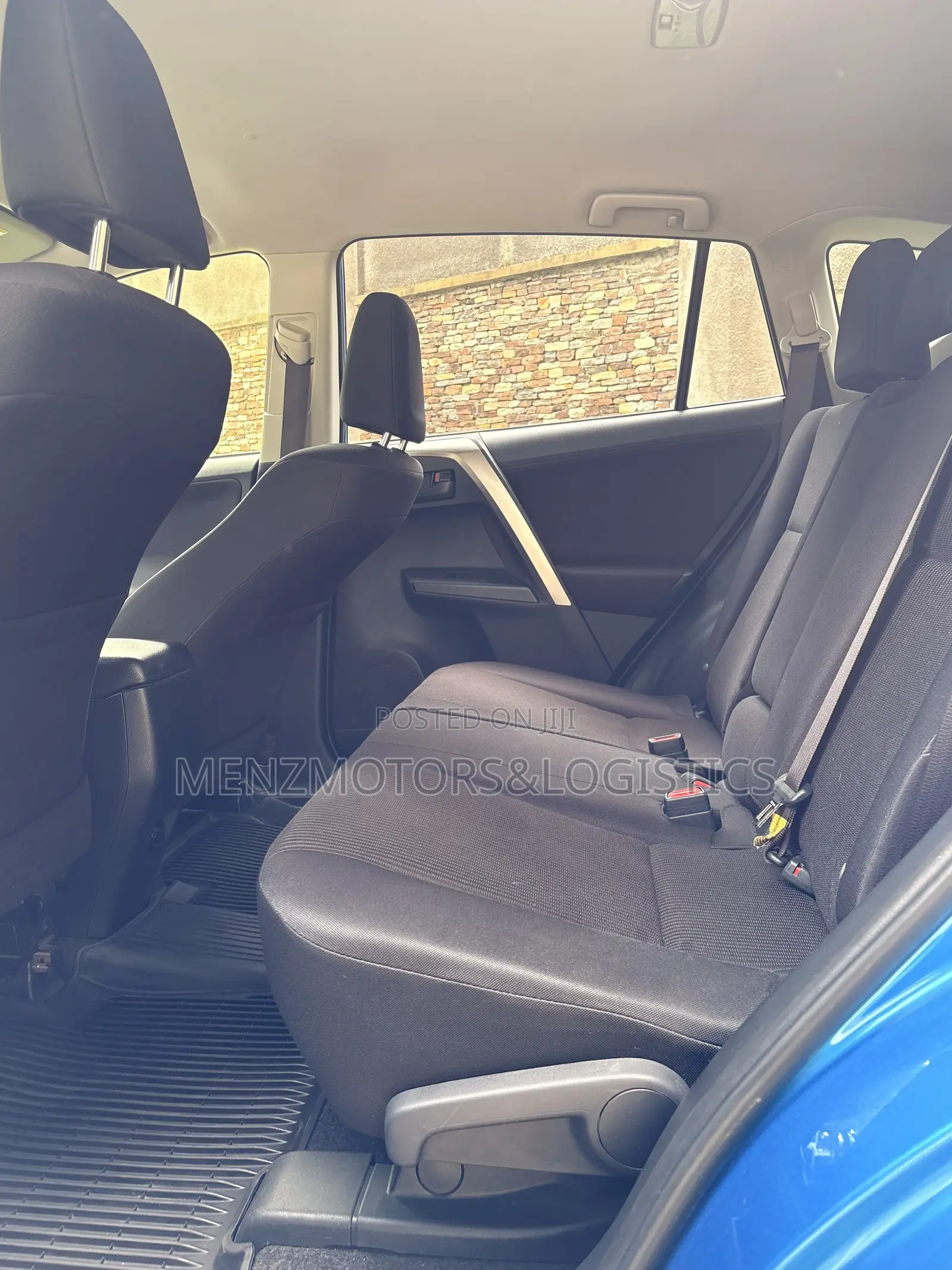 Toyota RAV4 LE 4dr SUV AWD (2.5L 4cyl 6A) 2018 Blue