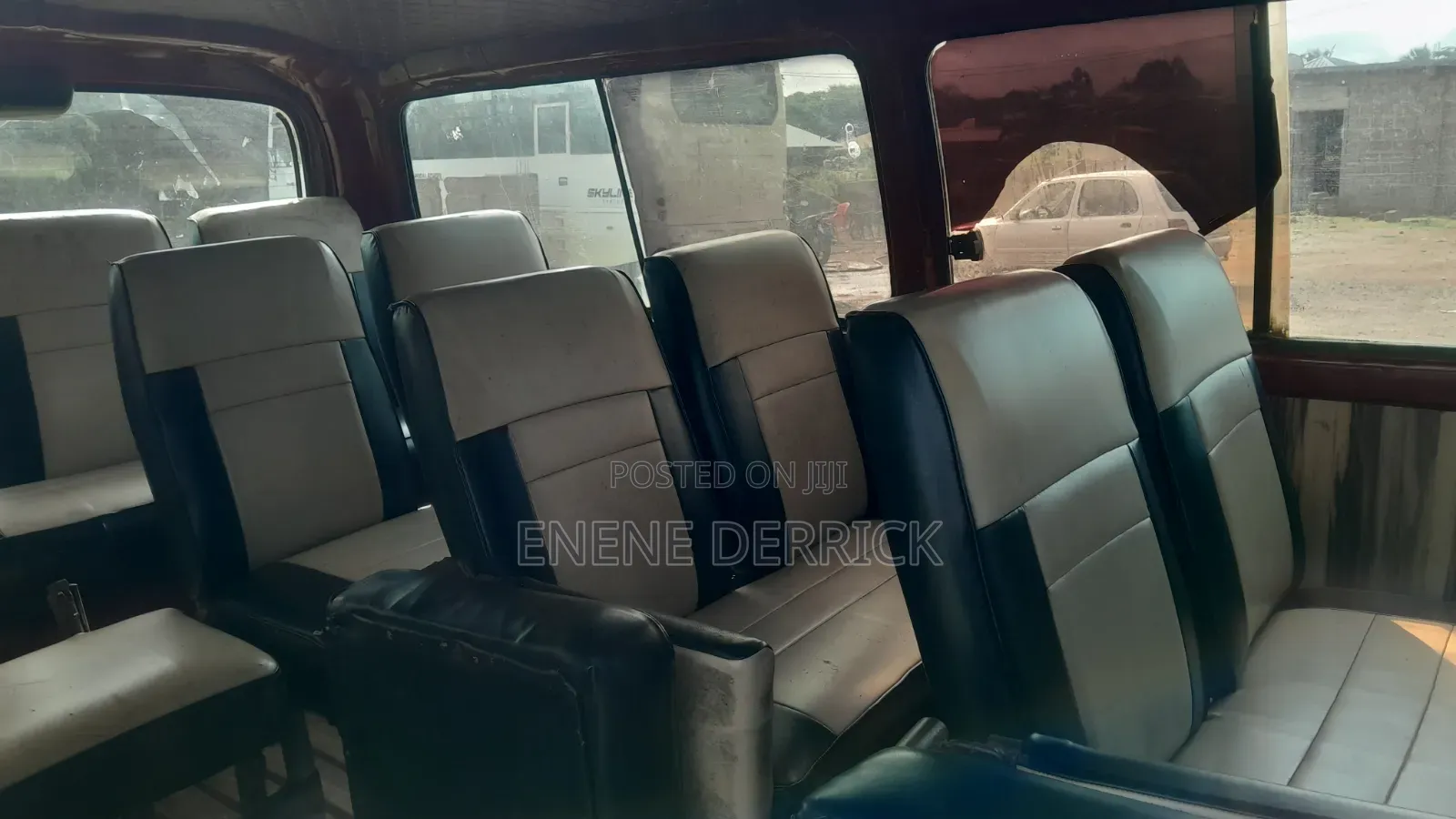 Toyota HiAce 1997 Red