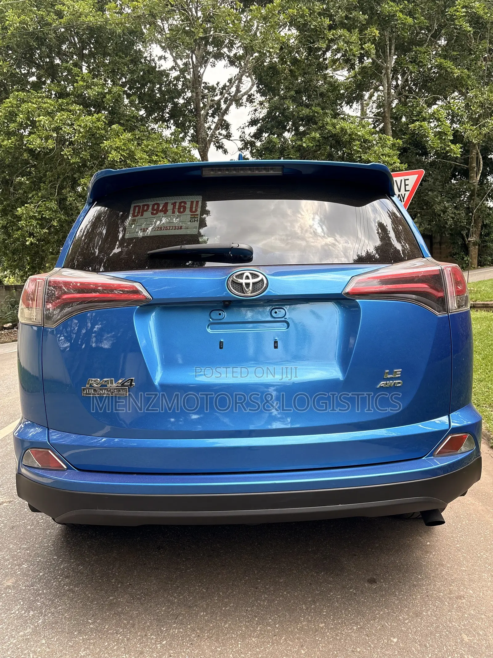 Toyota RAV4 LE 4dr SUV AWD (2.5L 4cyl 6A) 2018 Blue