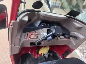 Bajaj RE 2025 Red