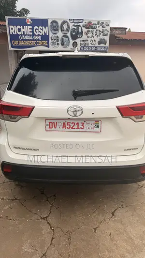 Toyota Highlander Limited 4x4 V6 (3.5L 6cyl 8A) 2017 White