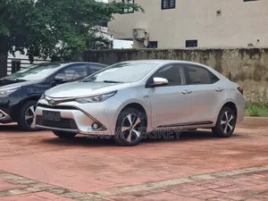 Toyota Corolla Hybrid 2023 Silver